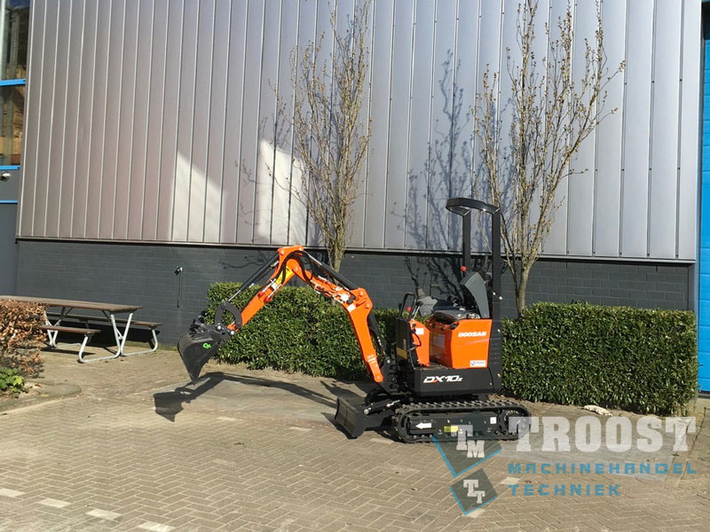 Tanis Nieuwe Doosan DX10z